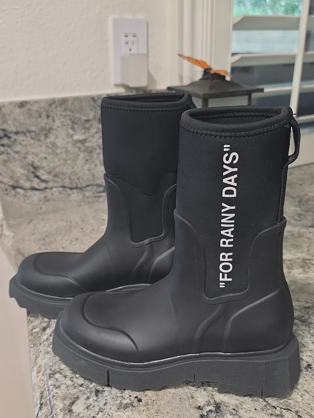 Off-White Wmns Zip-Tie Rain Boot 'For Rainy Days' - Black